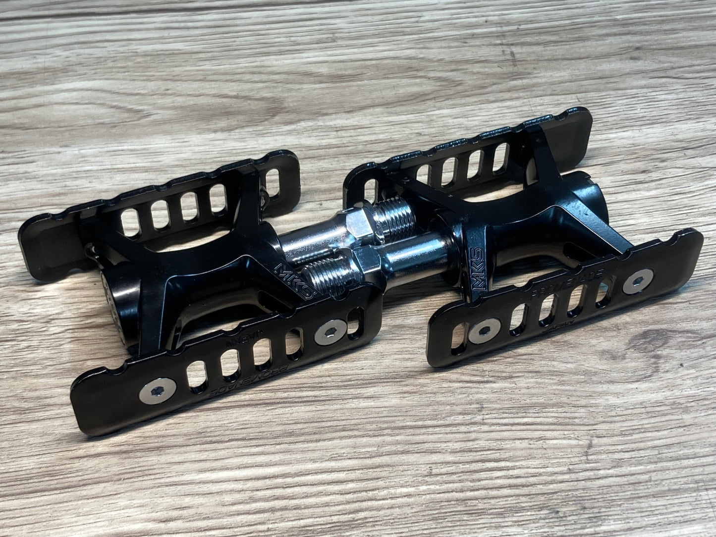 IX275 三ヶ島 MKS PROMENADE フラットペダル 黒