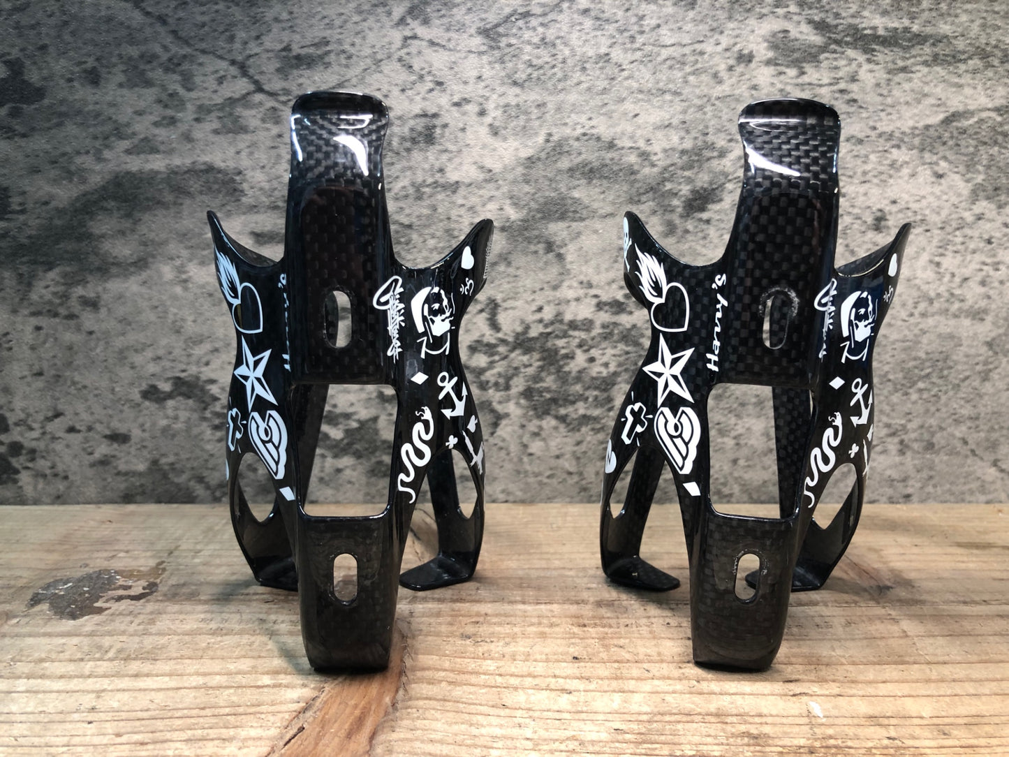 JB933 チネリ cinelli HARRYS BOTTLE CAGE MIKE GIANT マイクジャイアント カーボン ボトルケージ 黒白 2個セット