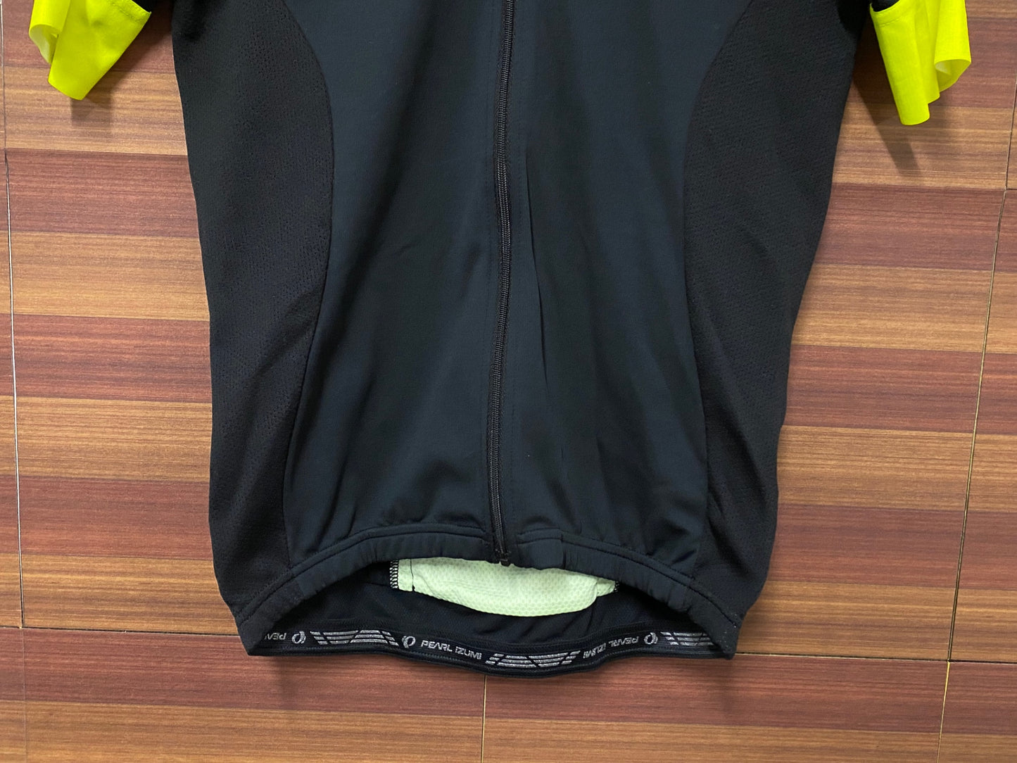 IQ946 パールイズミ PEARL iZUMi 半袖サイクルジャージ 黒黄緑 M