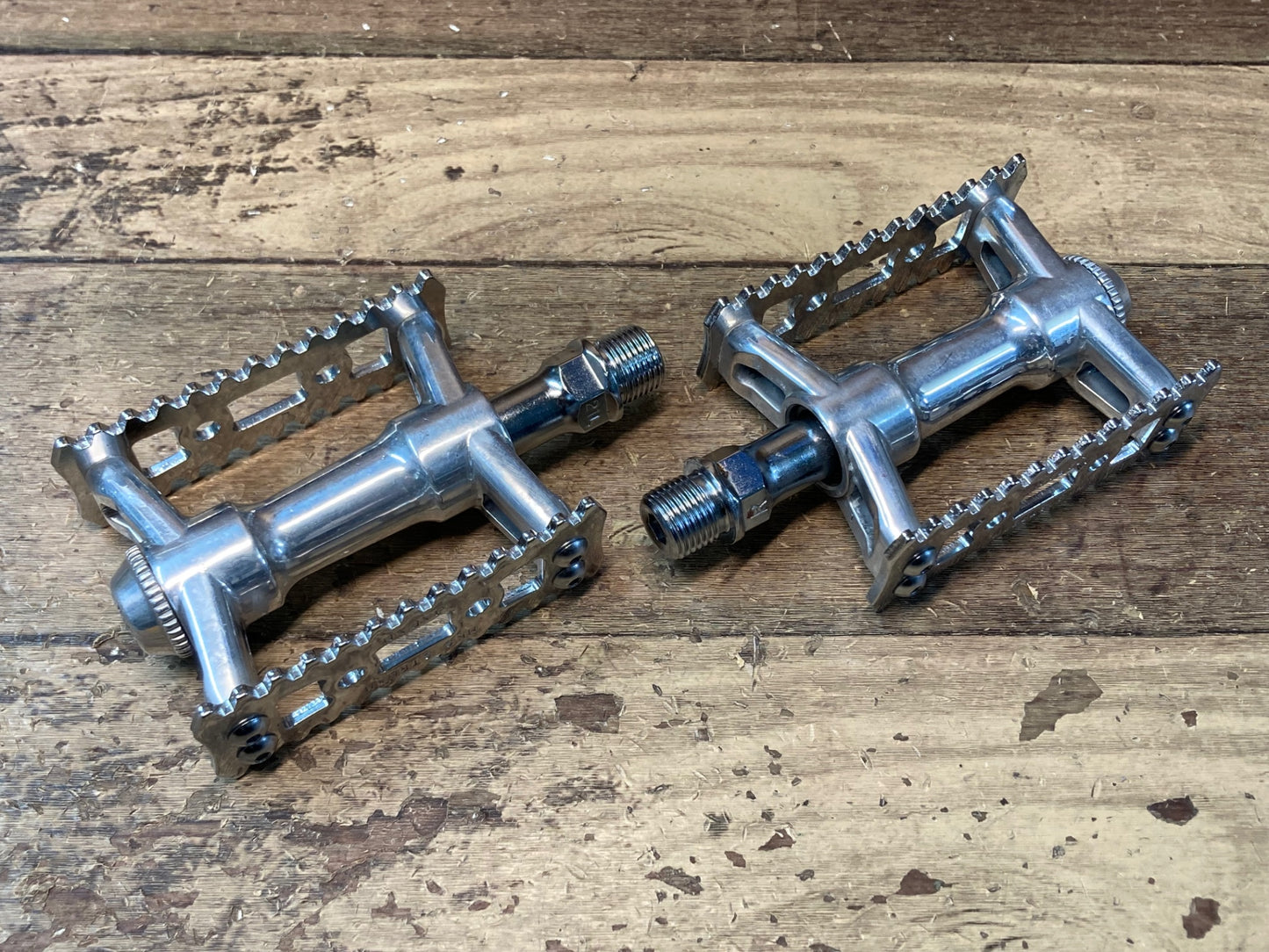 IL415 三ヶ島 MKS SYLVAN STREAM NEXT フラット ペダル シルバー