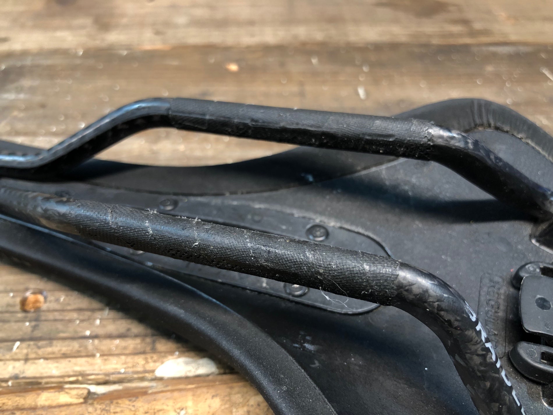 Performance road bike saddles - Antares R1 Open - Fizik