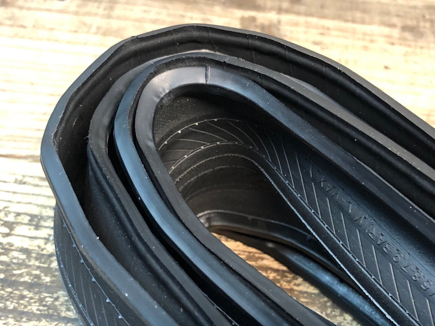 IW074 ジャイアント GIANT GAVIA AC 0 700x28C タイヤ