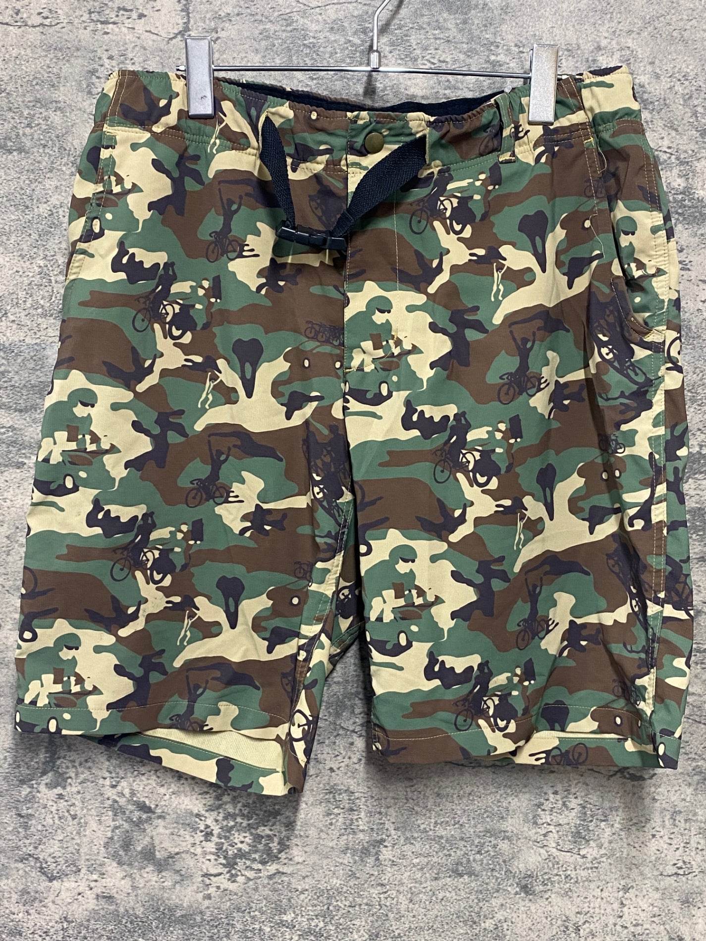 IY662 パールイズミ PEARL iZUMi ハーフパンツ カモフラージュ XL ※ほつれ