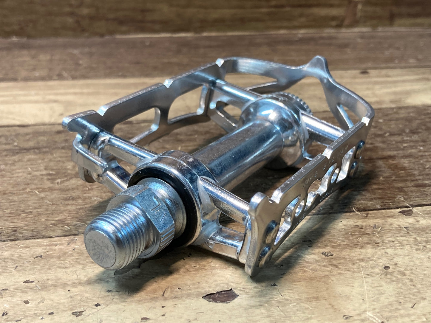 IN055 三ヶ島 MKS SYLVAN ROAD SY-1 フラットペダル シルバー ※回転ザラつき有