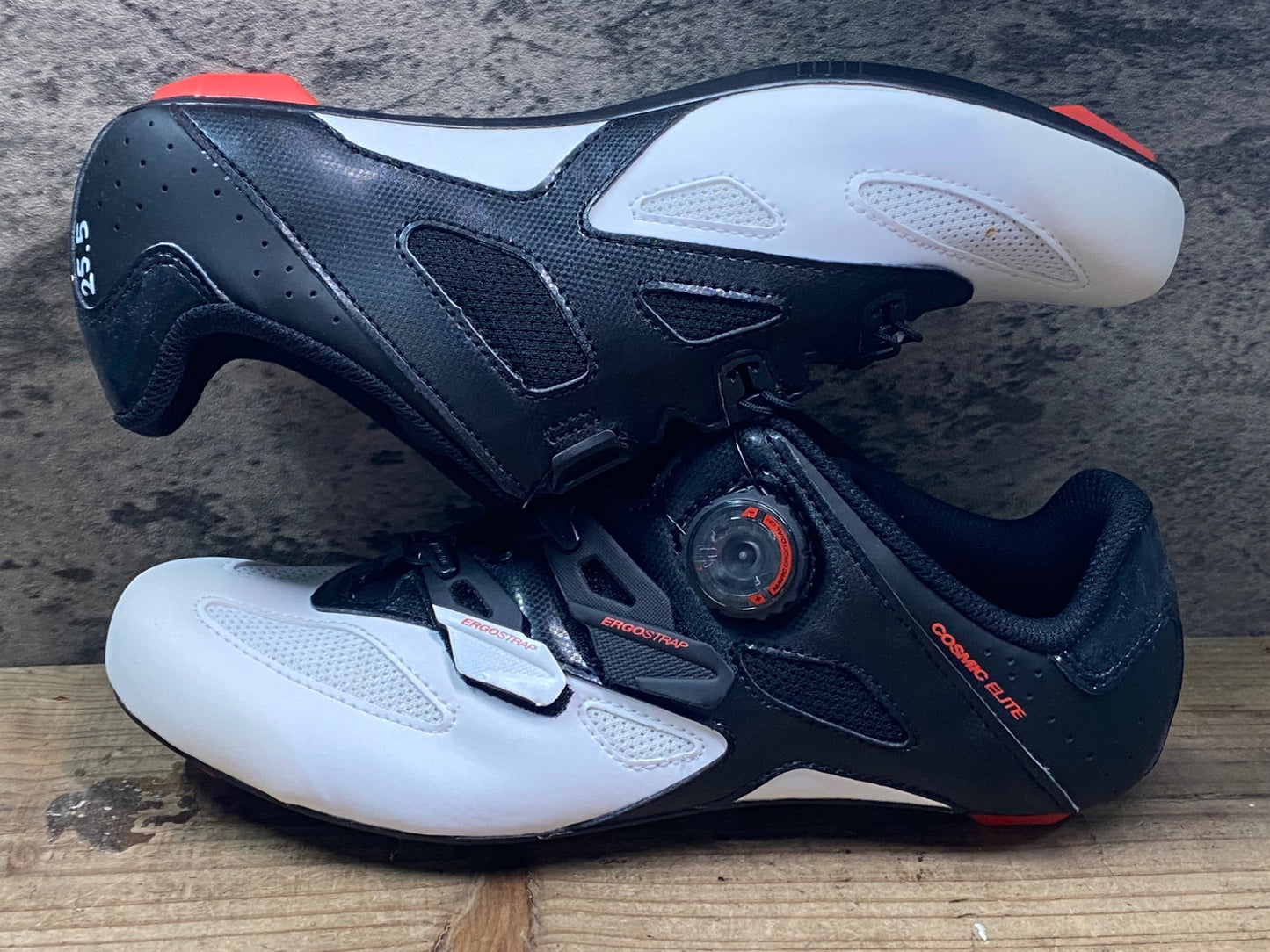 JC691 未使用品 マヴィック MAVIC COSMIC ELITE ビンディングシューズ 黒白 EU40 2/3 SPDアタッチメント ペン字あり