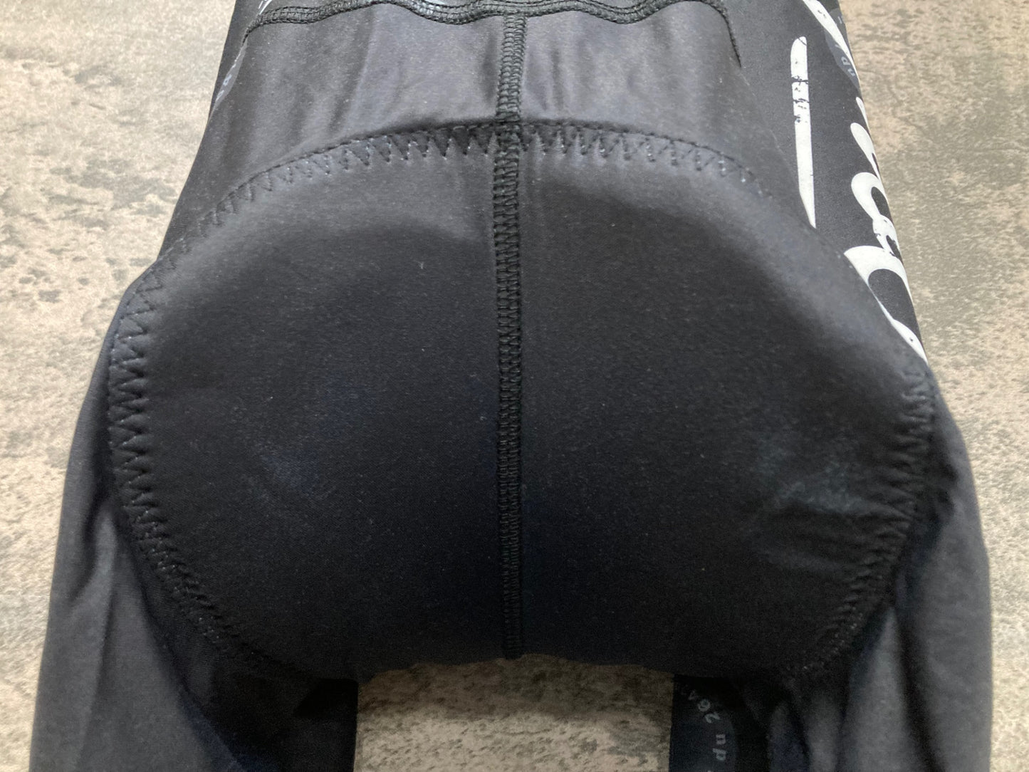 IY628 パンダーニ Pandani ビブショーツ 白 黒 XL