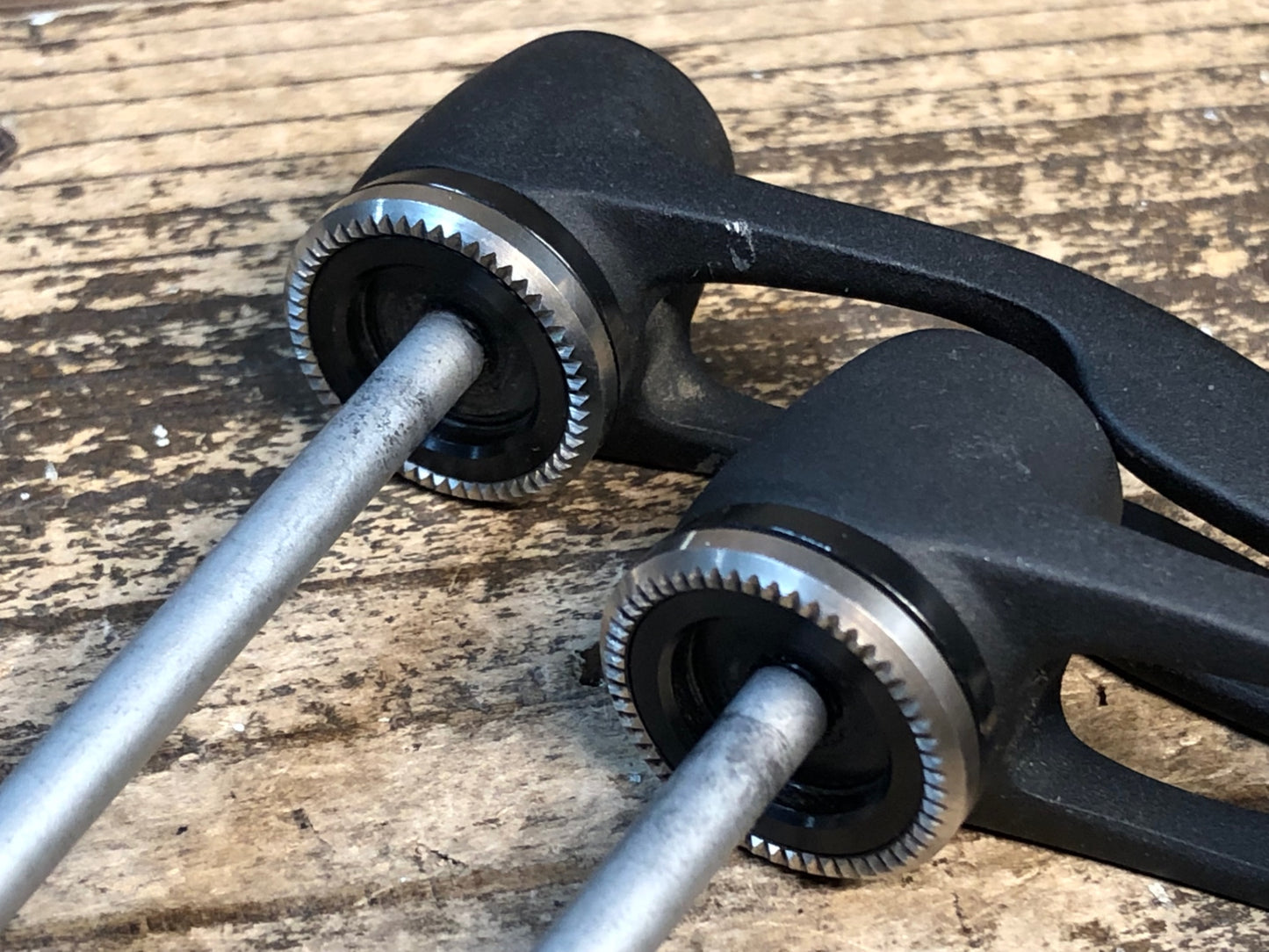 JA584 DT SWISS クイックスキュワー 前後セット