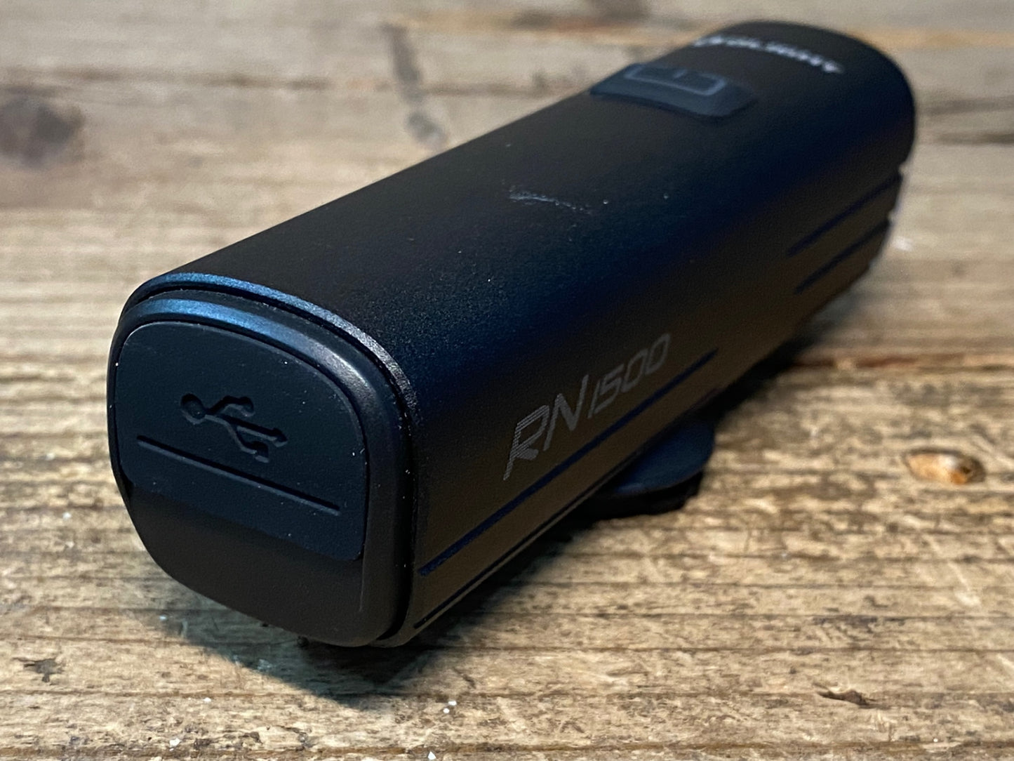 IU830 オーライト OLIGHT RN 1500 LED フロントライト ※点灯確認済