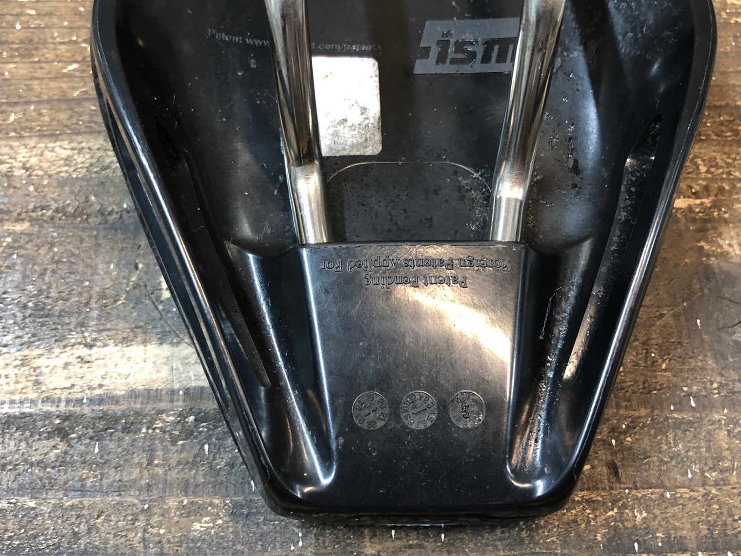 IT467 ism Pn4.0 30 サドル 黒 ステンレスレール