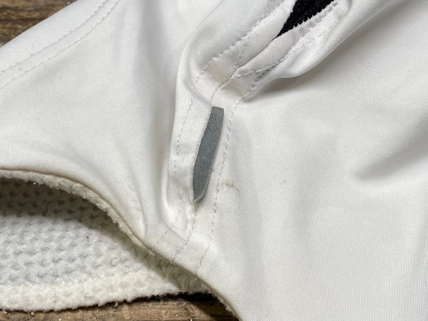 IW508 アソス Assos WINTER サイクルキャップ 白 フリーサイズ 裏起毛