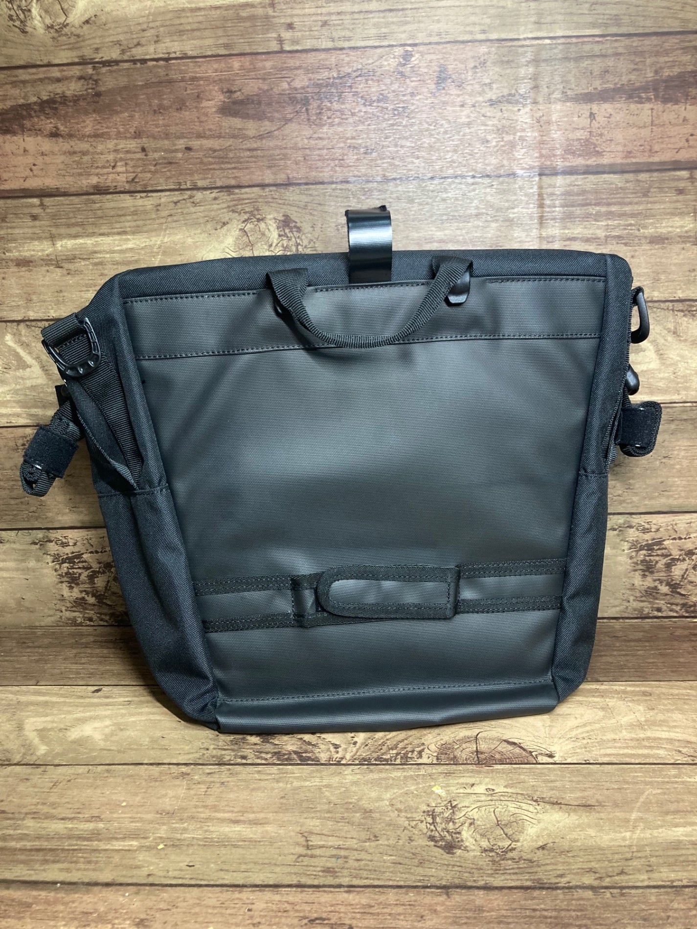 IA078 ジャックウルフスキン ラックバッグ RACK BAG 黒