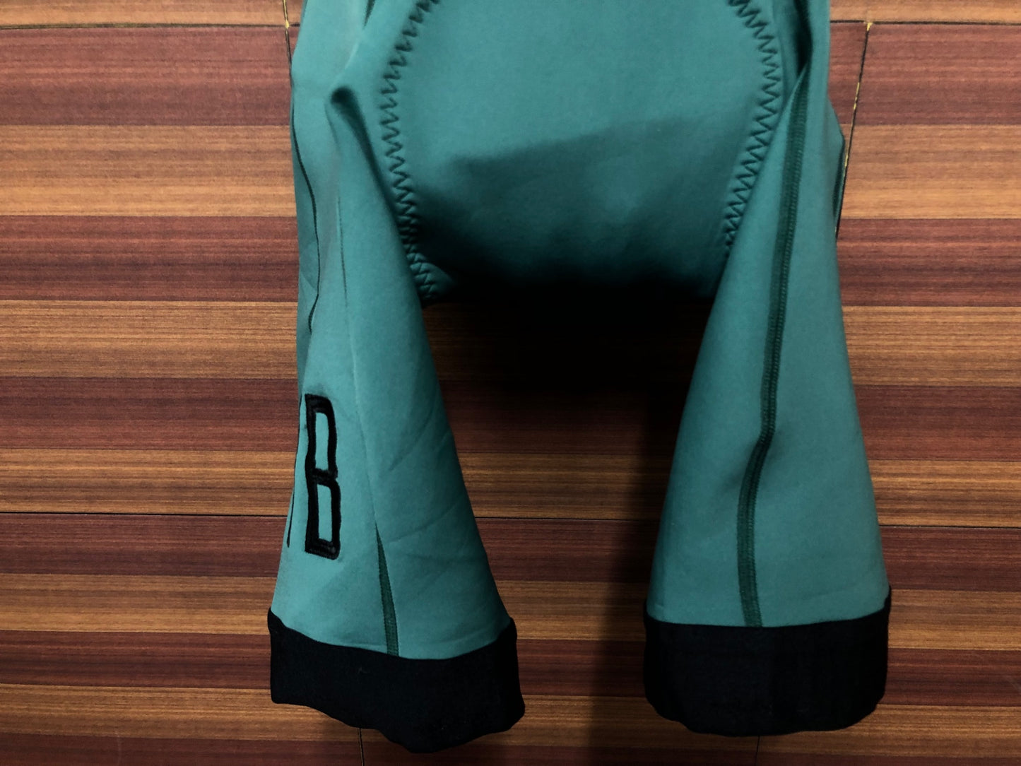 IO534 ヴェロビチ velobici HUGO THERMAL BIB SHORTS ビブショーツ 緑 4