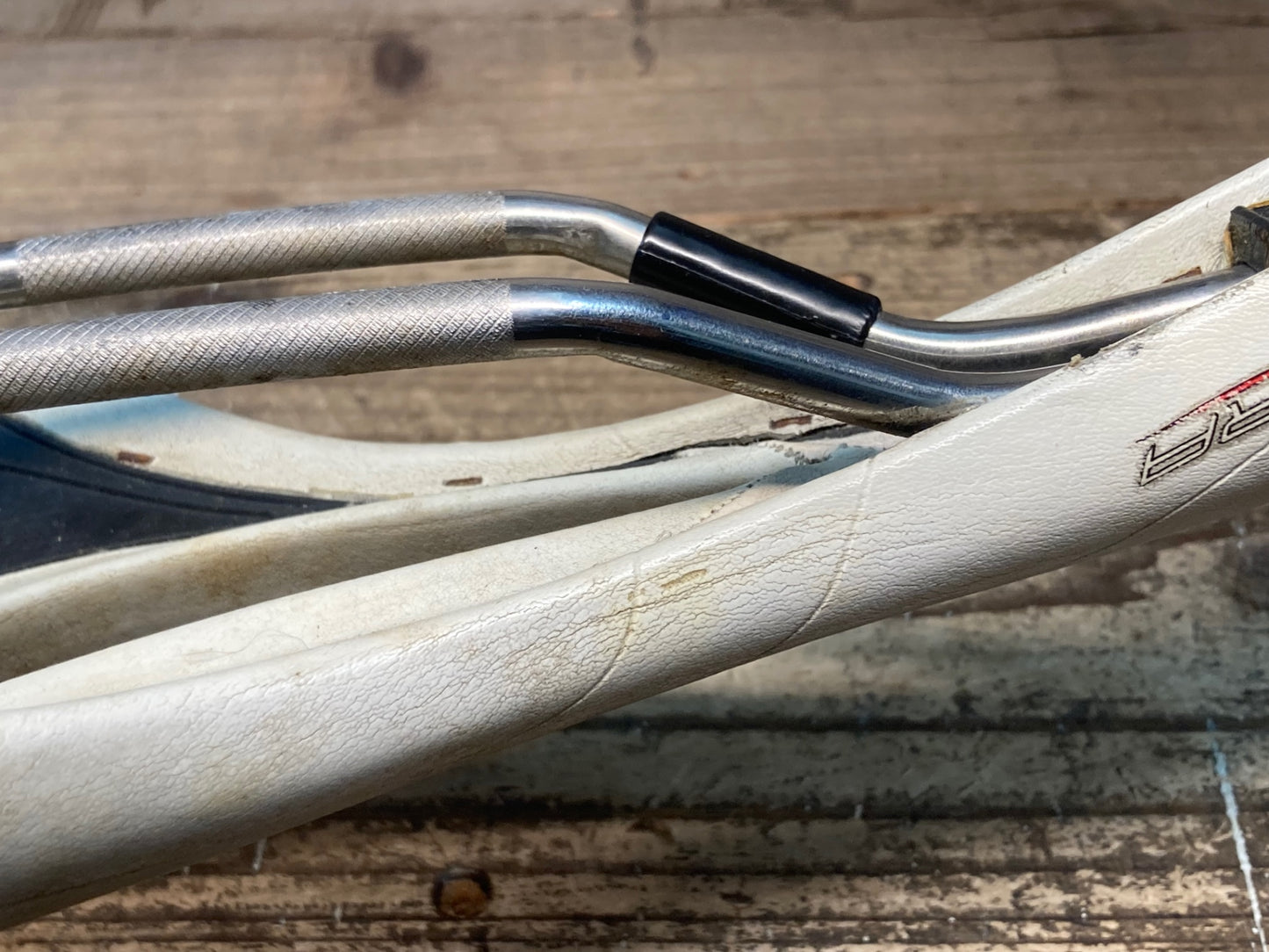 IX973 サンマルコ san marco マントラ MANTRA サドル XSILITEレール 白