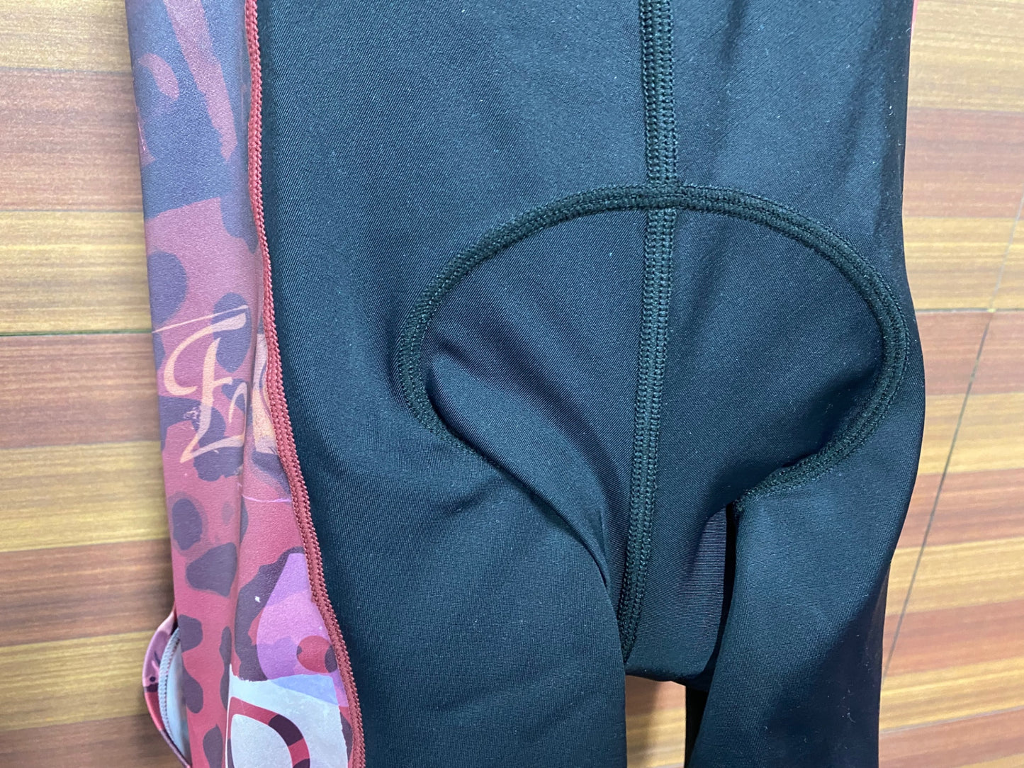 IQ221 パンダーニ PANDANI ビブショーツ ワインレッド L カーゴ