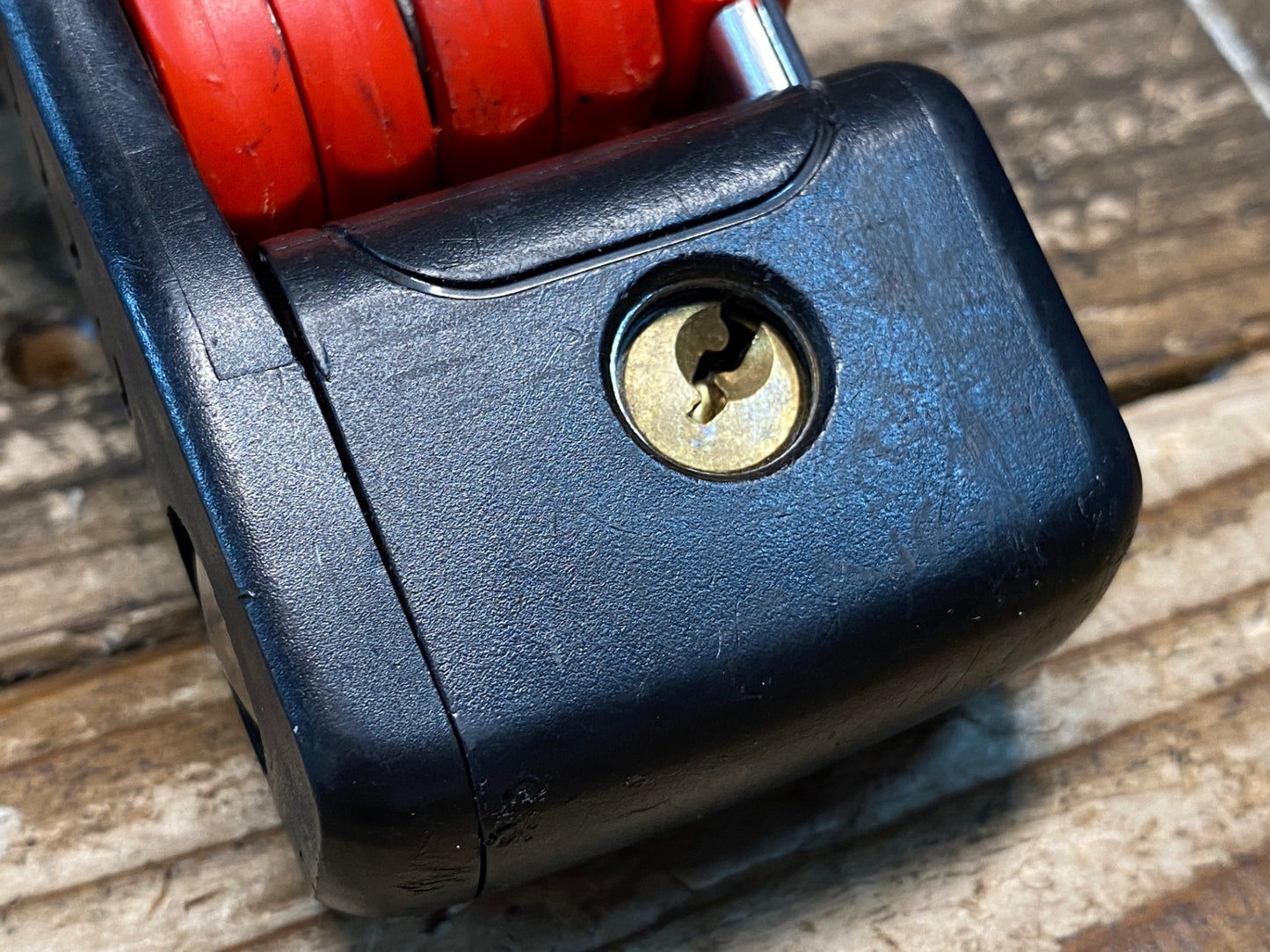 IY001 アブス ABUS BORDO LITE 6055 鍵 サイクルロック 赤