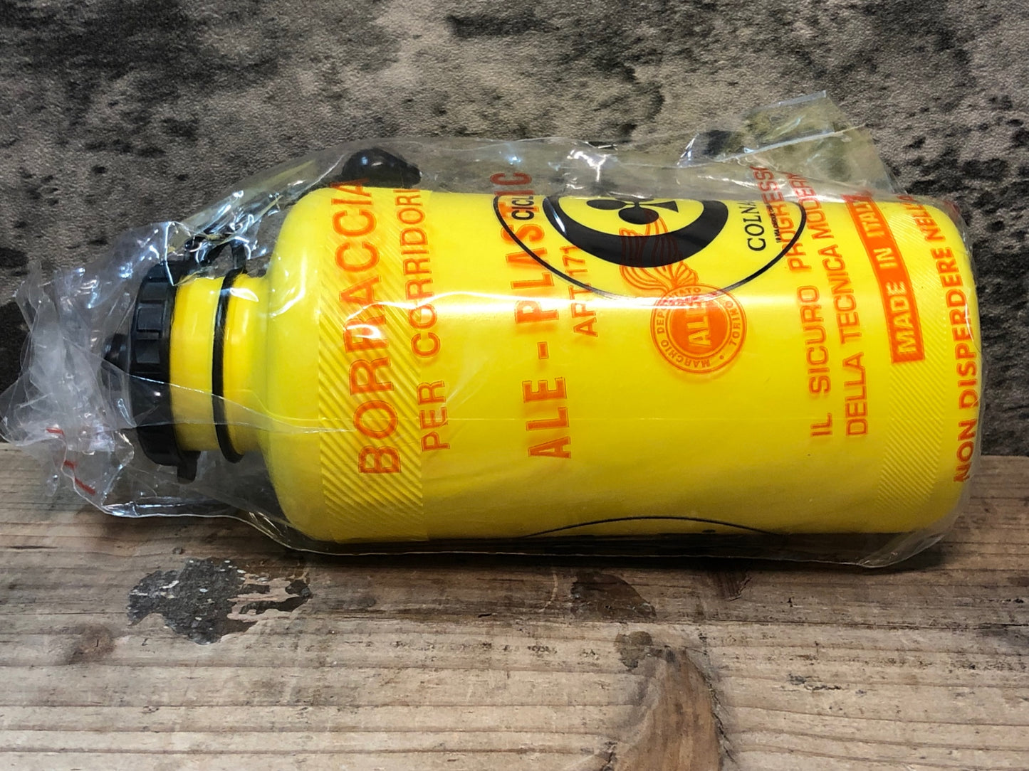 IV467 コルナゴ COLNAGO ヴィンテージ ボトル マイヨジョーヌ 新品 未使用