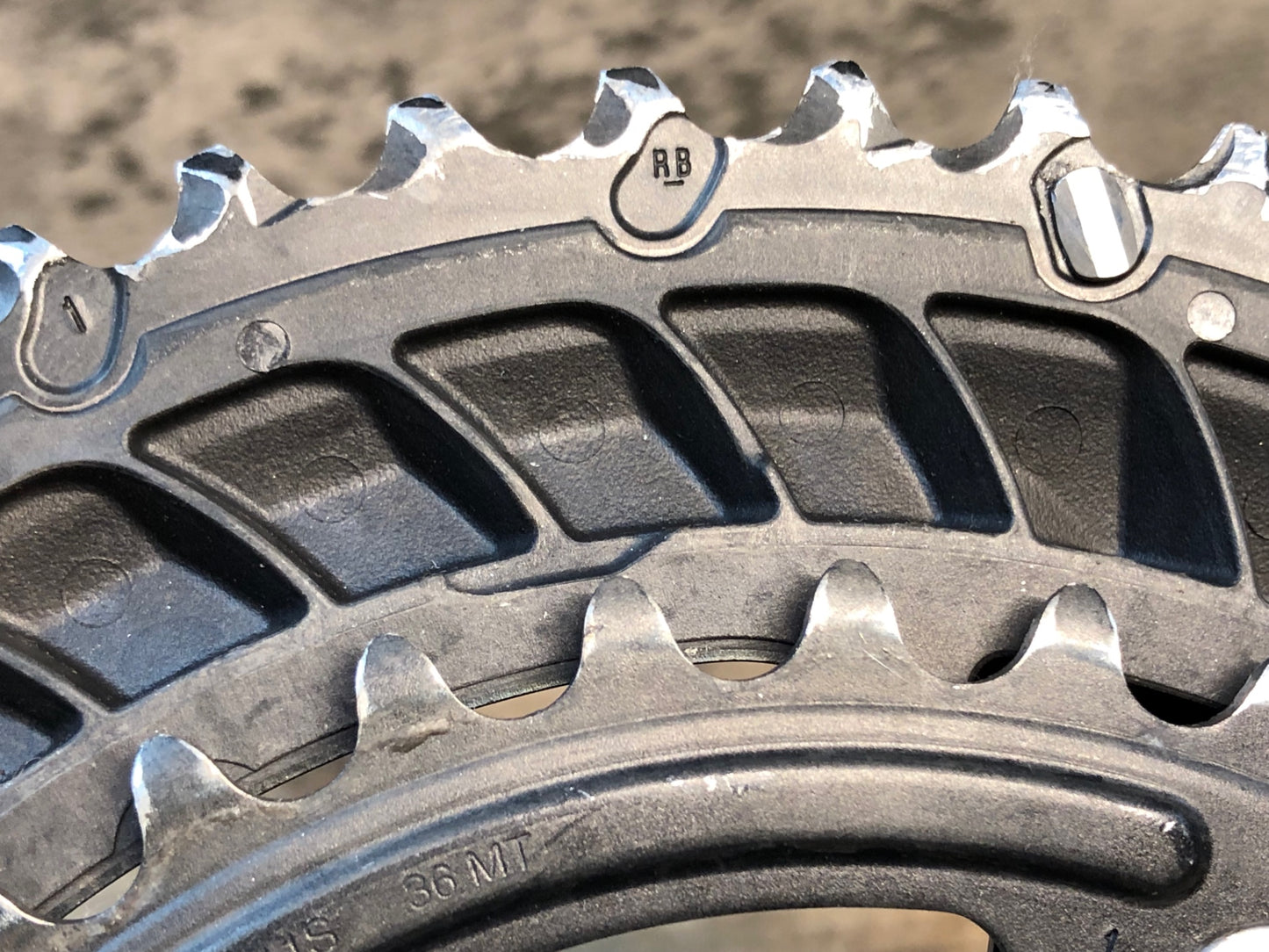 IZ689 シマノ SHIMANO 105 FC-R7000 クランクセット 160mm 52/36T