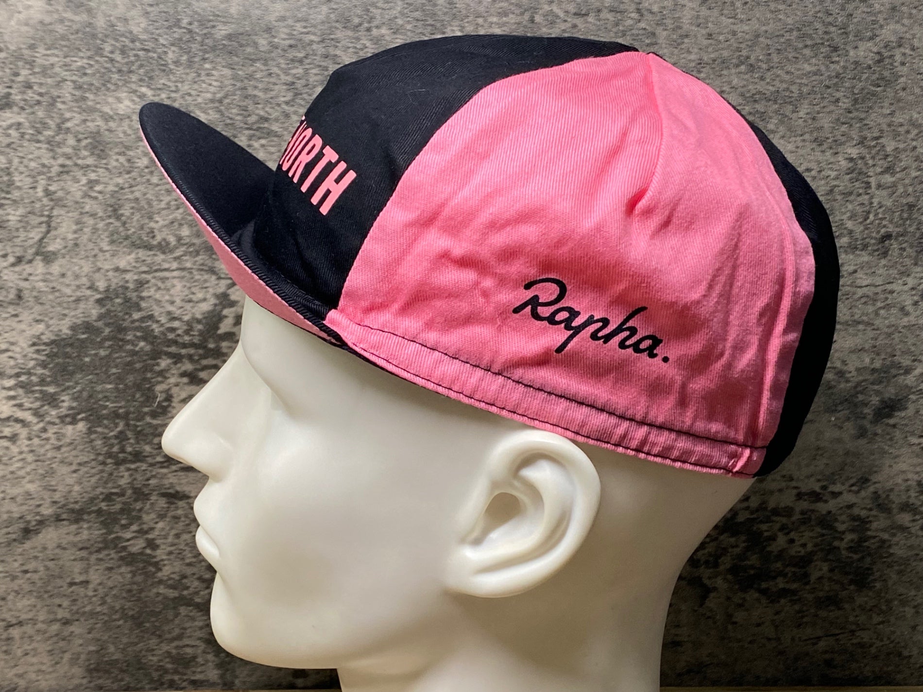 IT269 ラファ Rapha サイクルキャップ 黒 ピンク フリーサイズ IT269 ラファ Rapha サイクルキャップ 黒 ピンク フリーサイズ