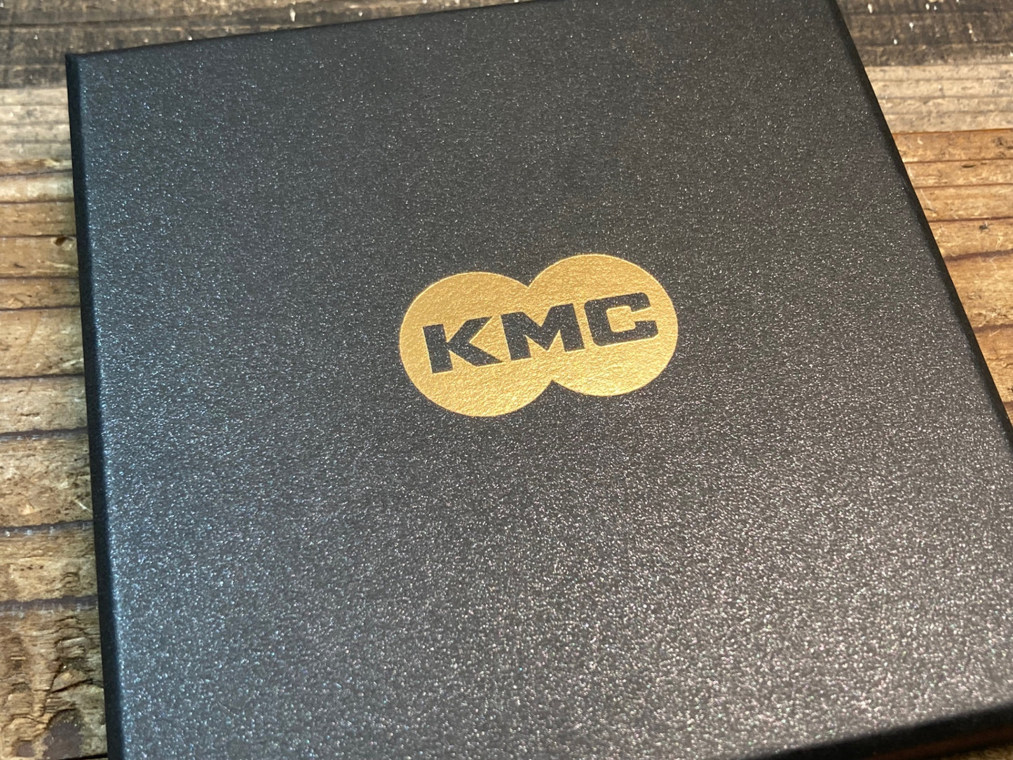 IR700 KMC DLC11 チェーン 118L ブラック/ブルー