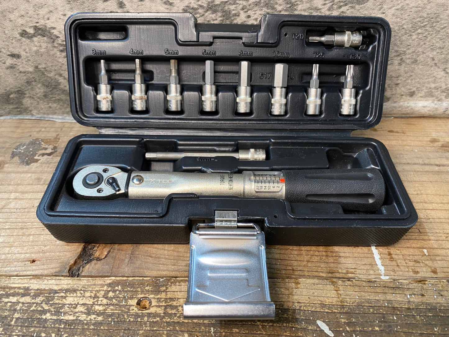 IU254 XTOOLS トルクレンチセット 2-24N･m 1/4” T20/T25/T30/3/4/5/5L/6/8/10mm