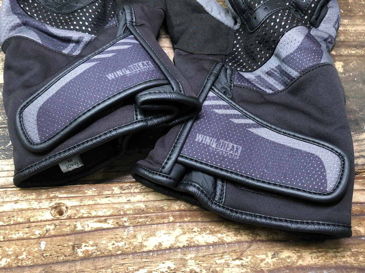 IY997 パールイズミ PEARL iZUMi 長指グローブ 裏起毛 WIND BREAK TITANIUM 黒 XL