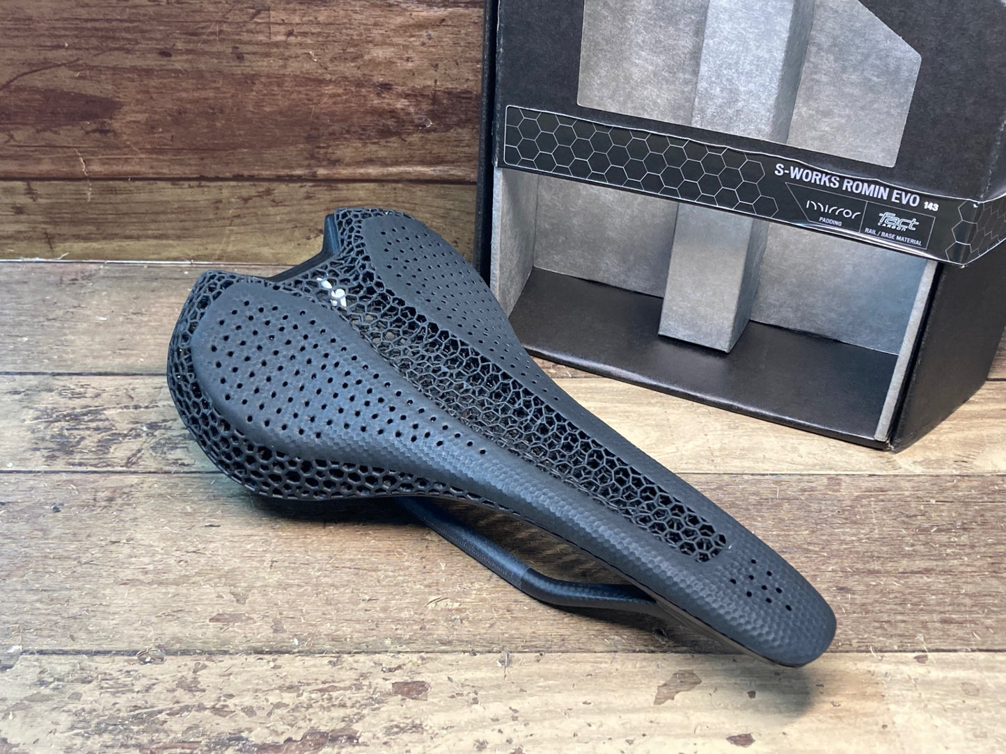 IM612 スペシャライズド SPECIALIZED S-WORKS ローミン ROMIN EVO MIRROR サドル BLK カーボンレール 143mm