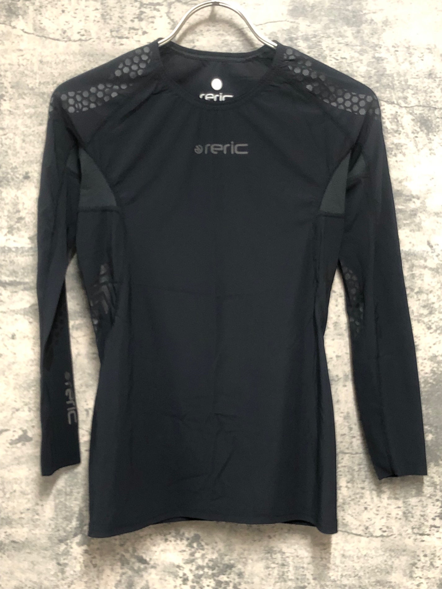 IY257 レリック reric 長袖 ベースレイヤー 黒 S レディース