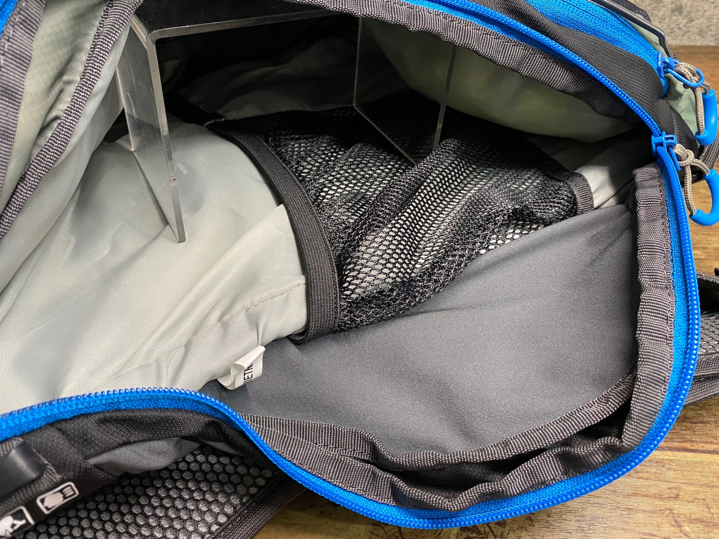 JA647 シマノ SHIMANO U10 リュック バックパック グレー