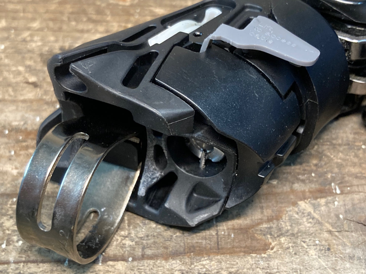 IS487 シマノ SHIMANO 105 ST-5800 左 STIレバー ※ブラケットボディ部分に亀裂あり ジャンク