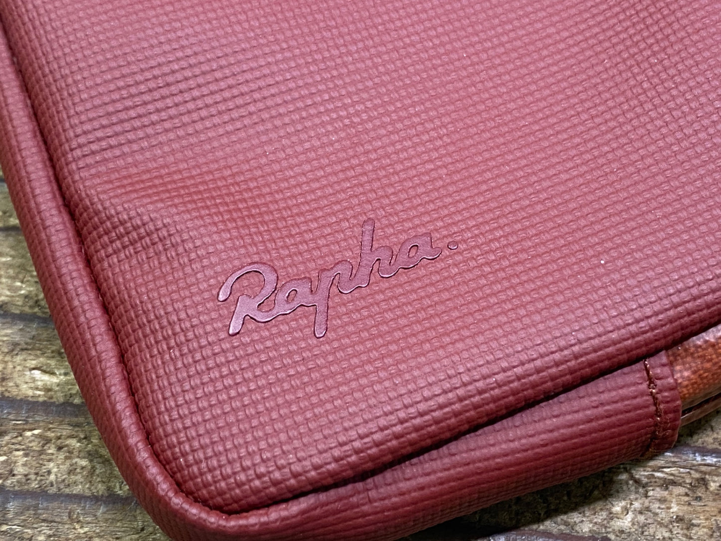 IR097 ラファ Rapha RAINPROOFESSENTIALS CASE ポーチ バーガンディ