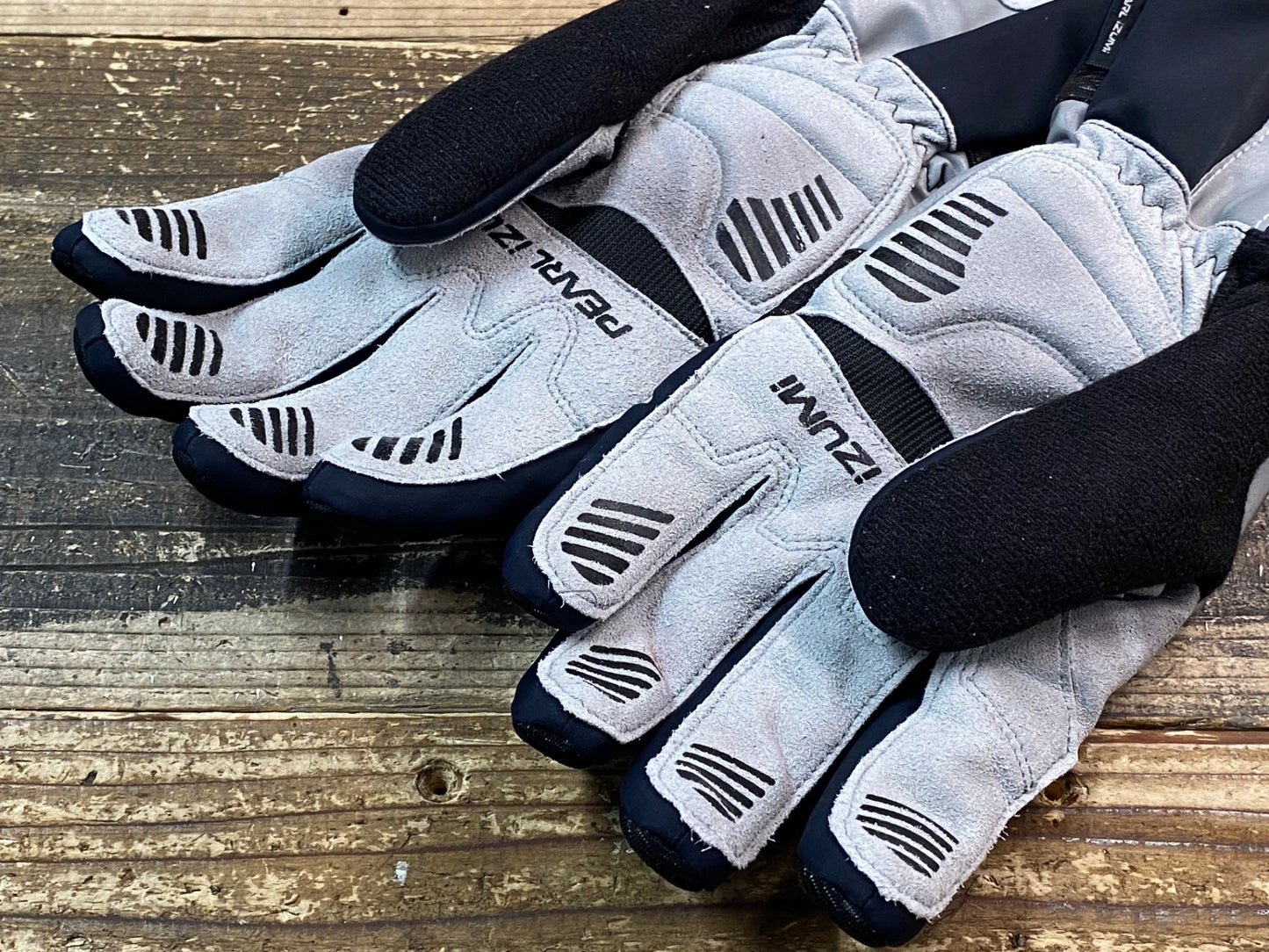 IT087 パールイズミ PEARL iZUMi 長指 グローブ 黒 グレー L 裏起毛