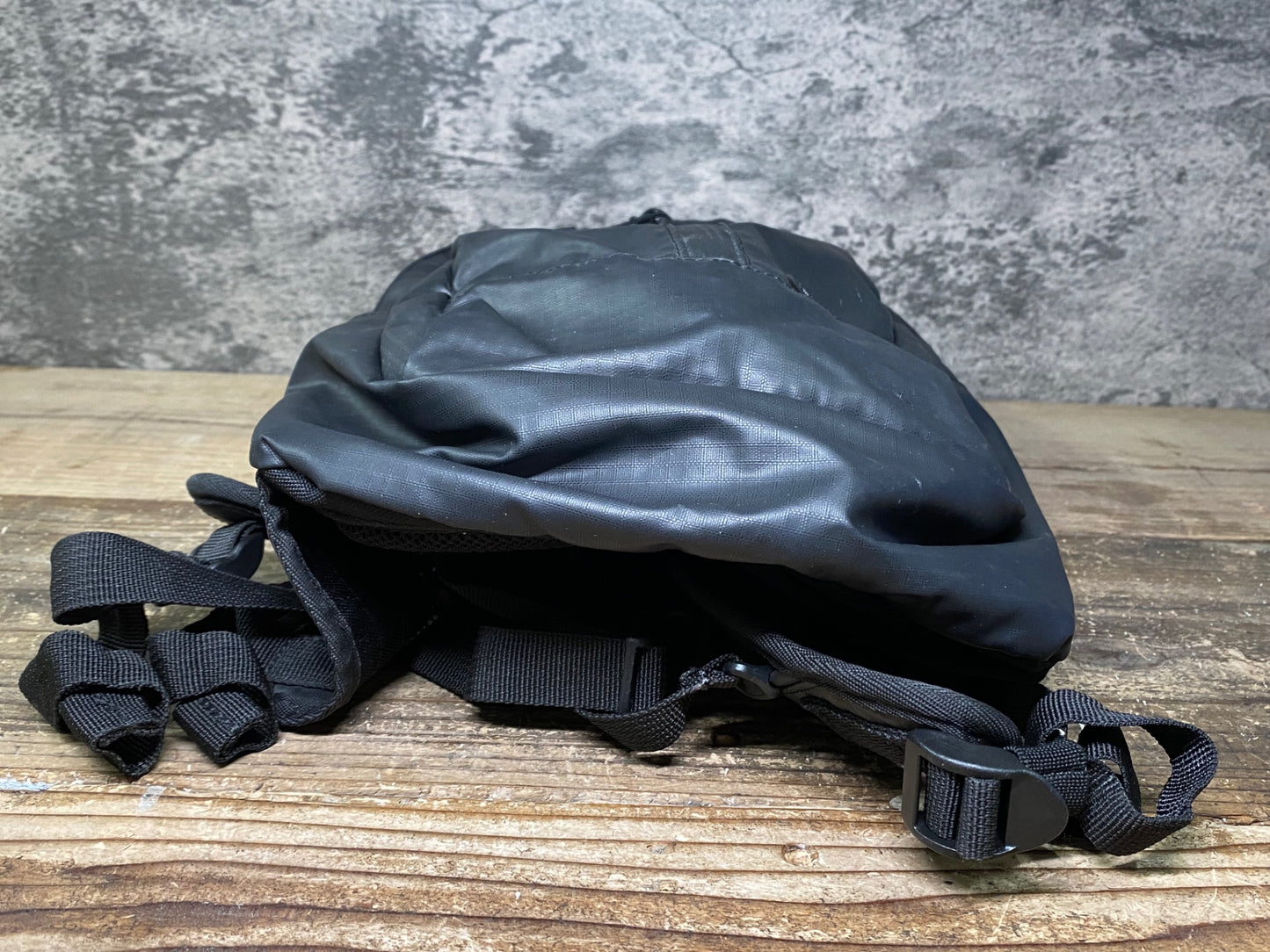 IX285 カペルミュール kapelmuur ミニリュック バックパック 黒