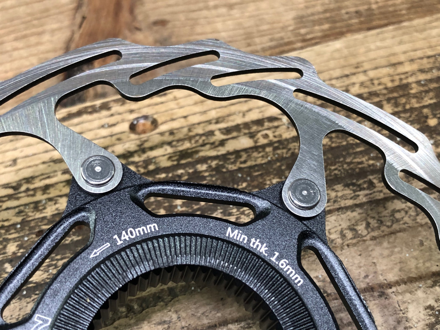 JA304 エックスオン XON ディスクローター 140mm 160mm 2枚セット 黒 センターロック 実測1.8mm