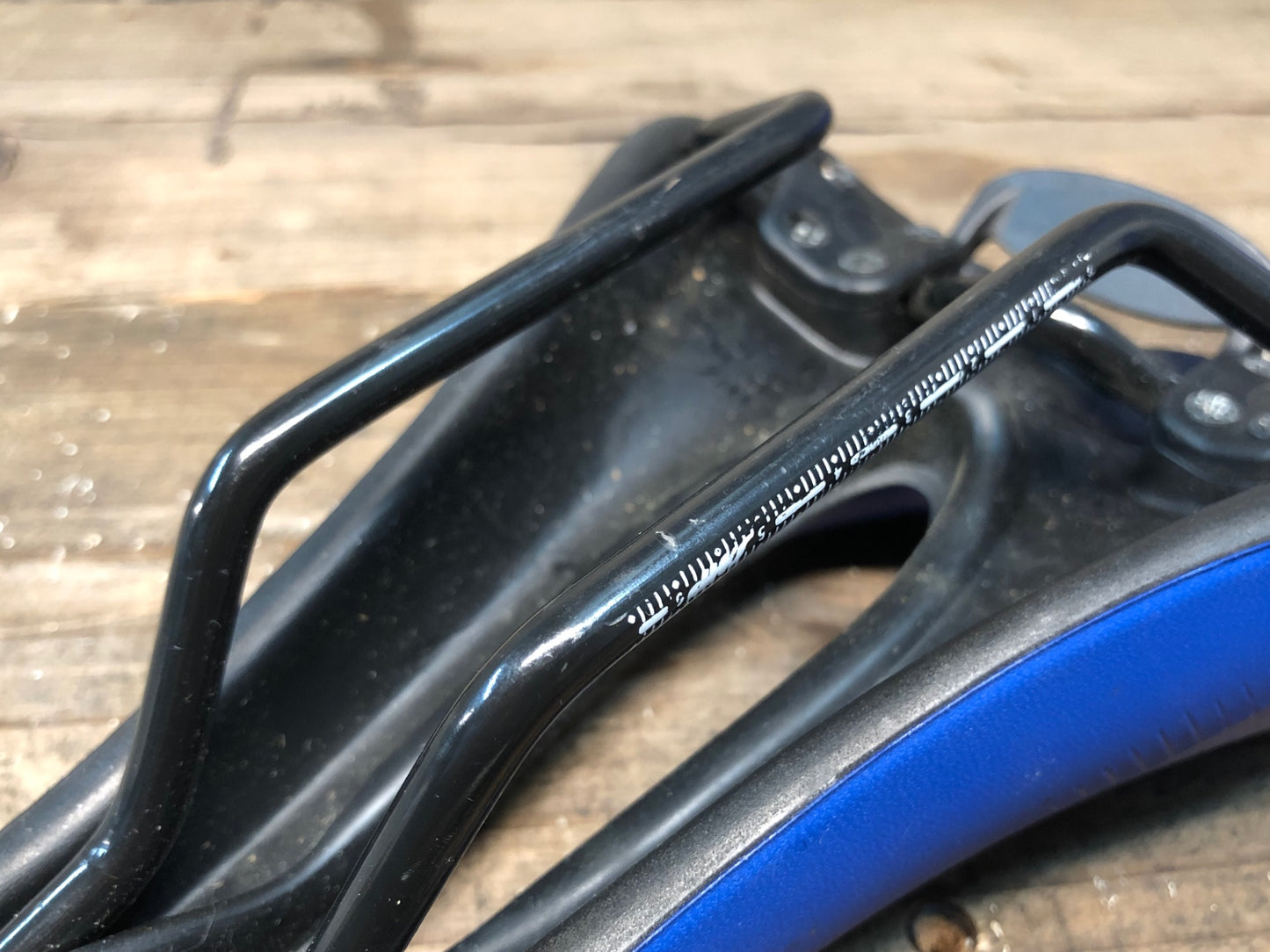 IN679 SELLE SMP エクストラ EXTRA サドル スチールレール 青