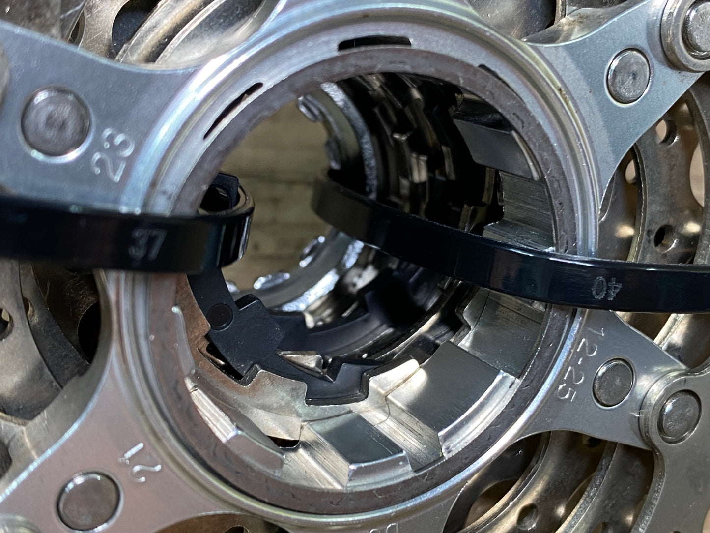 IQ331 シマノ SHIMANO 105 CS-5600 スプロケット 10s 12-25T