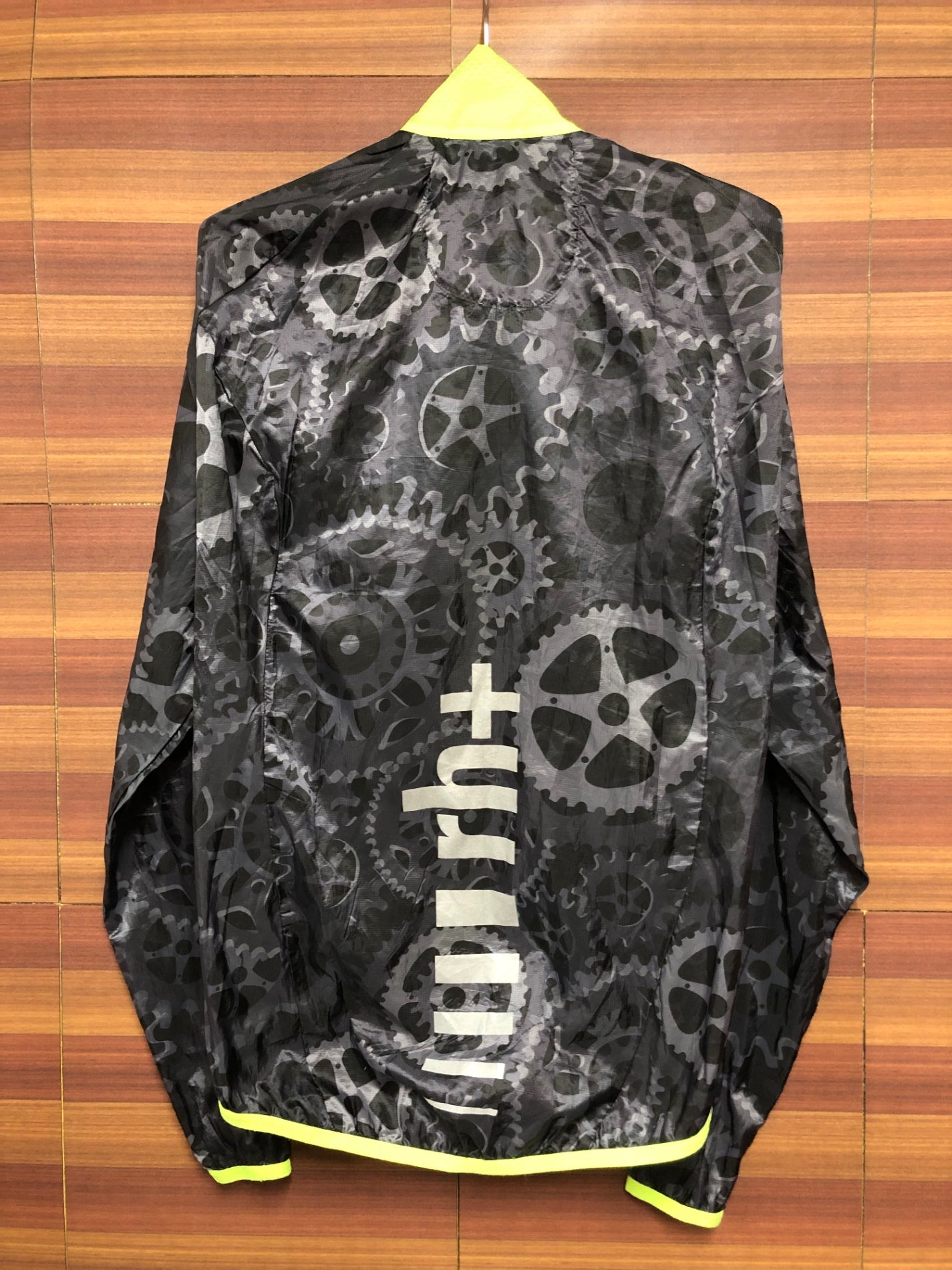 IM797 アールエイチプラス rh+ ウインドブレーカー 黒 M ※タグカット