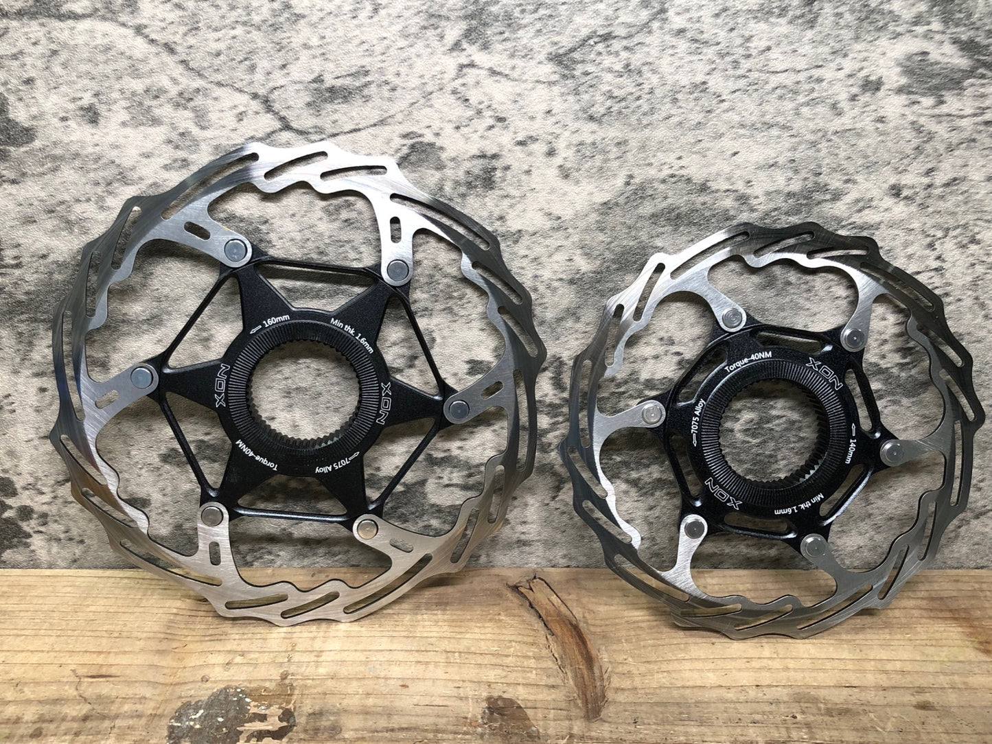 JA304 エックスオン XON ディスクローター 140mm 160mm 2枚セット 黒 センターロック 実測1.8mm