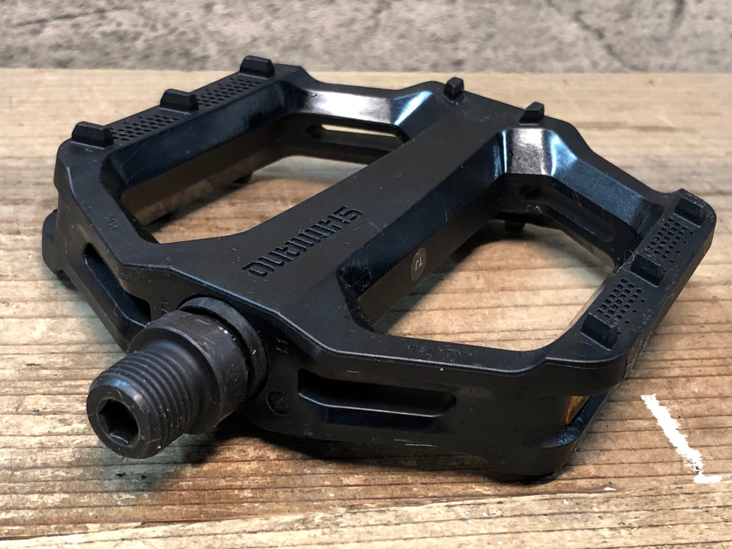 IW053 シマノ SHIMANO PD-EF102 フラットペダル 黒