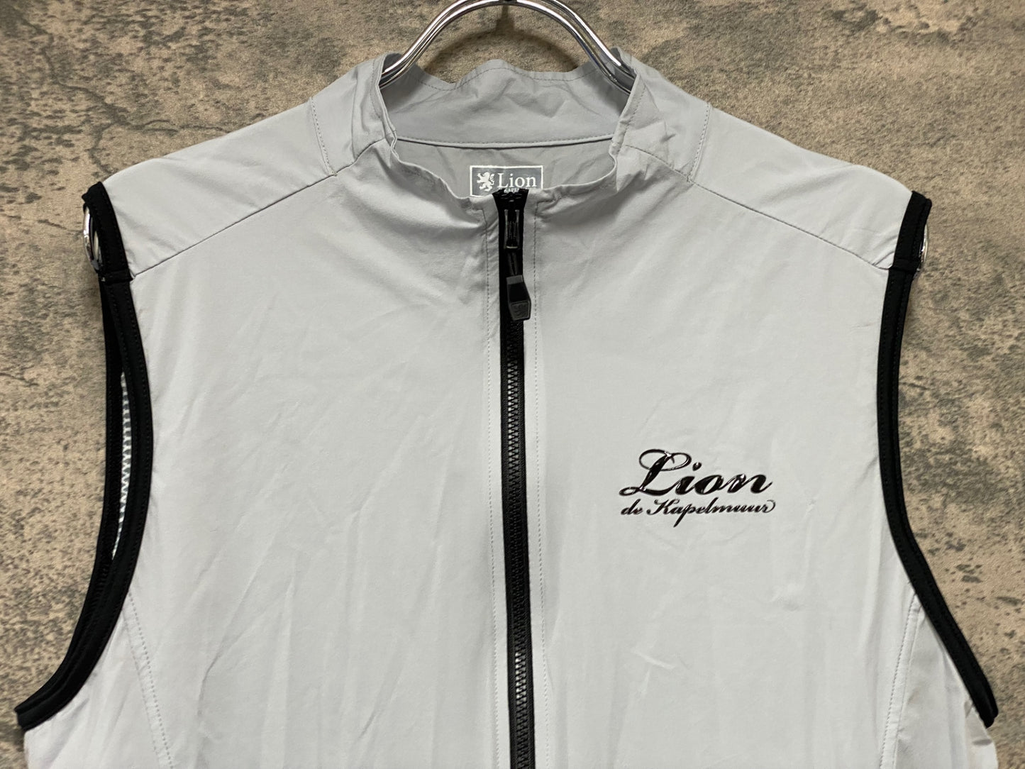 JB713 リオンドカペルミュール Lion de KAPELMUUR ジレ サイクルベスト グレー L