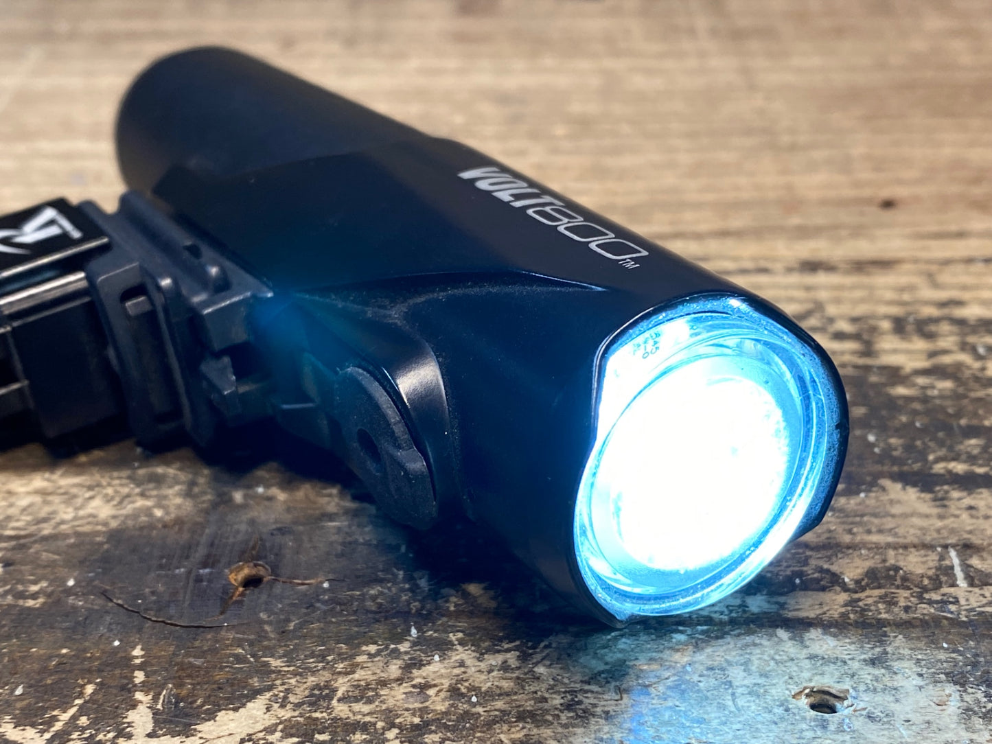 IZ301 キャットアイ CATEYE VOLT800 フロントライト RECMOUNT付き