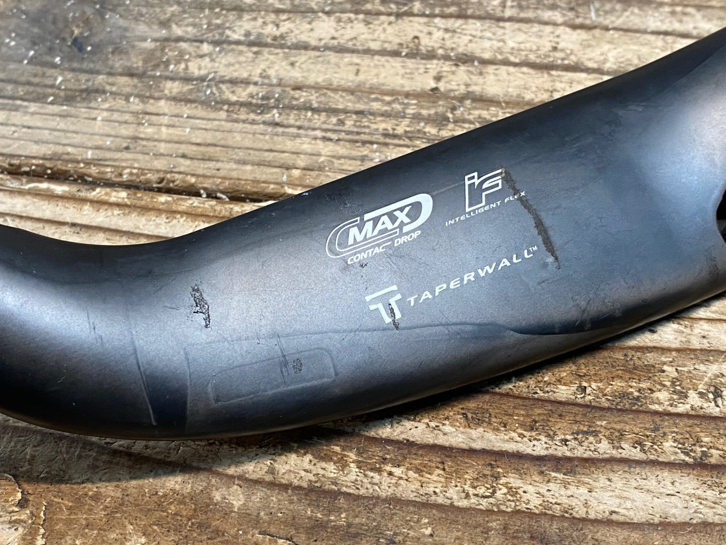 IT597 イーストン EASTON EC90 AERO カーボンドロップハンドル エンドC-C440mm Φ31.8