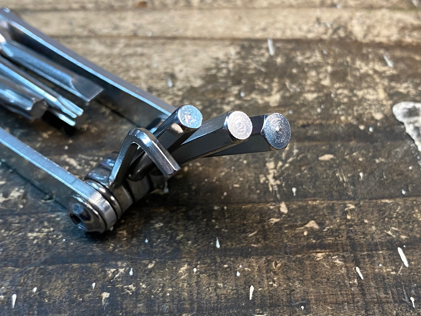 IU896 レザイン LEZYNE SV7 66G マルチツール