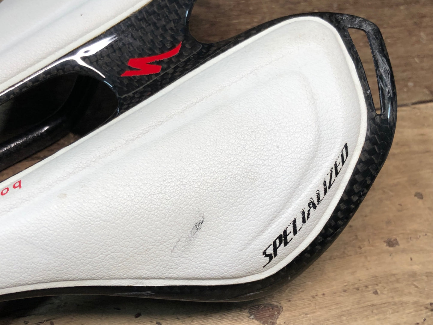 IM569 スペシャライズド SPECIALIZED エスワークス S-WORKS トゥーペ TOUPE サドル 白 ガリ傷