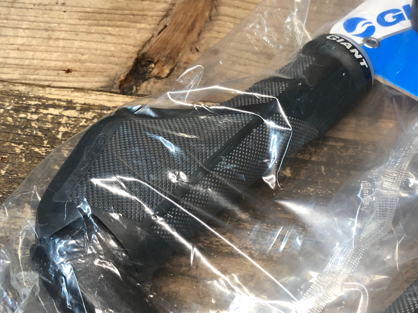 IW147 ジャイアント GIANT ERGO MAX PLUS LOCK-ON GRIP グリップ