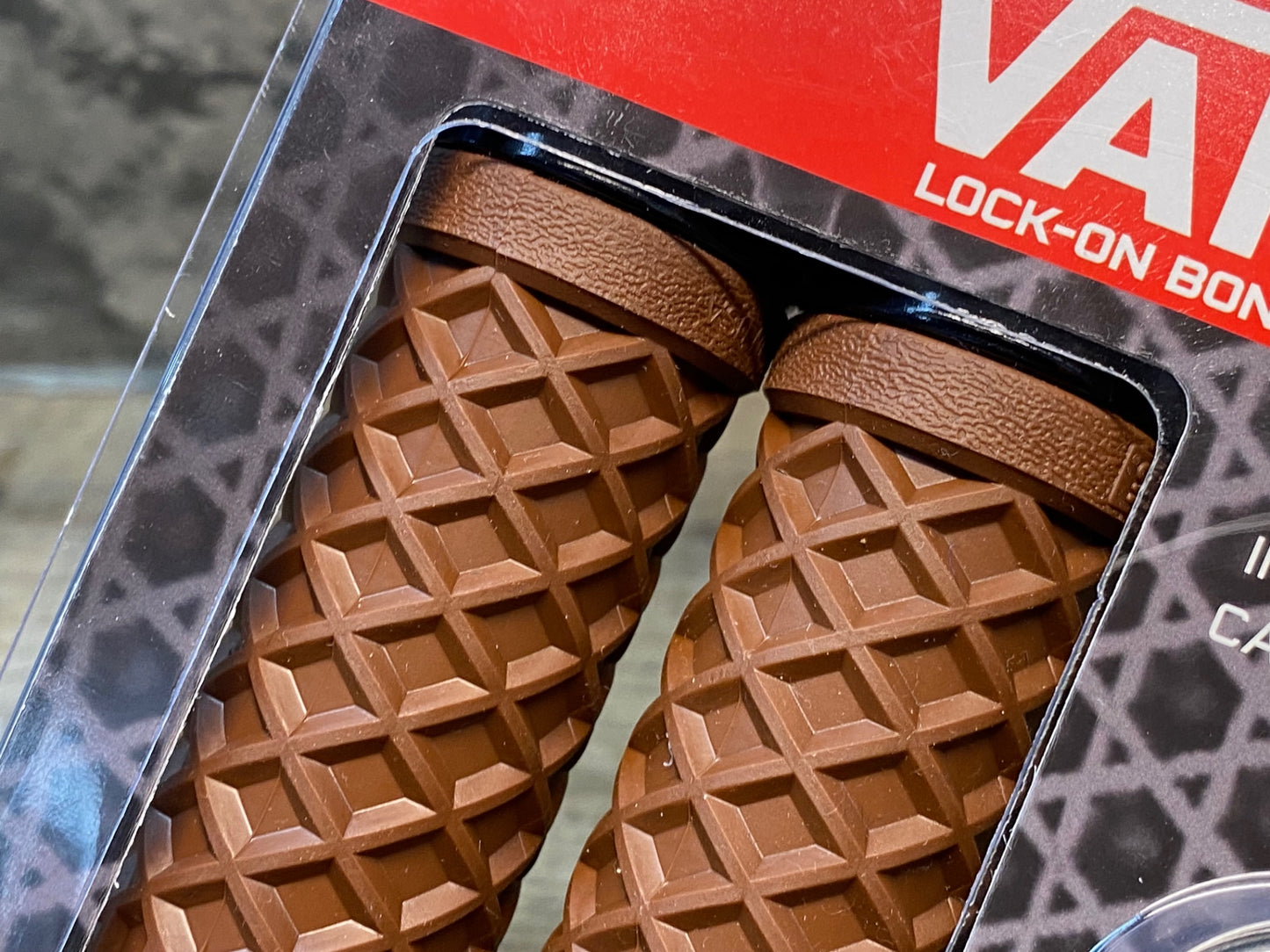 ID945 ODI バンズロックオングリップ VANS LOCK-ON GRIP ブラウン