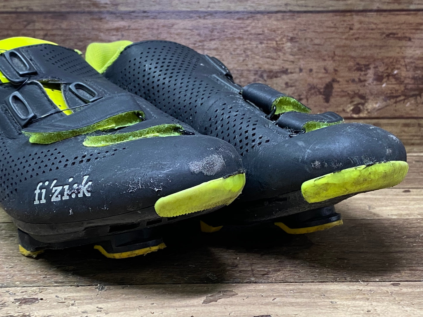 IJ834 フィジーク FIZIK R4 ROAD SHOES ビンディングシューズ 黒 黄緑 EU43