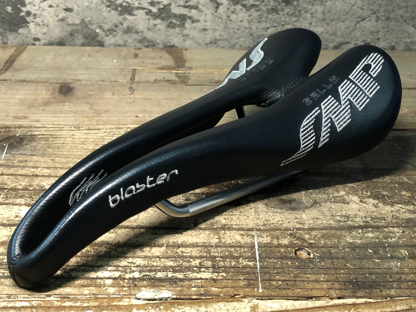 IZ712 selle SMP blaster サドル 黒 130mm aisi 304 tube