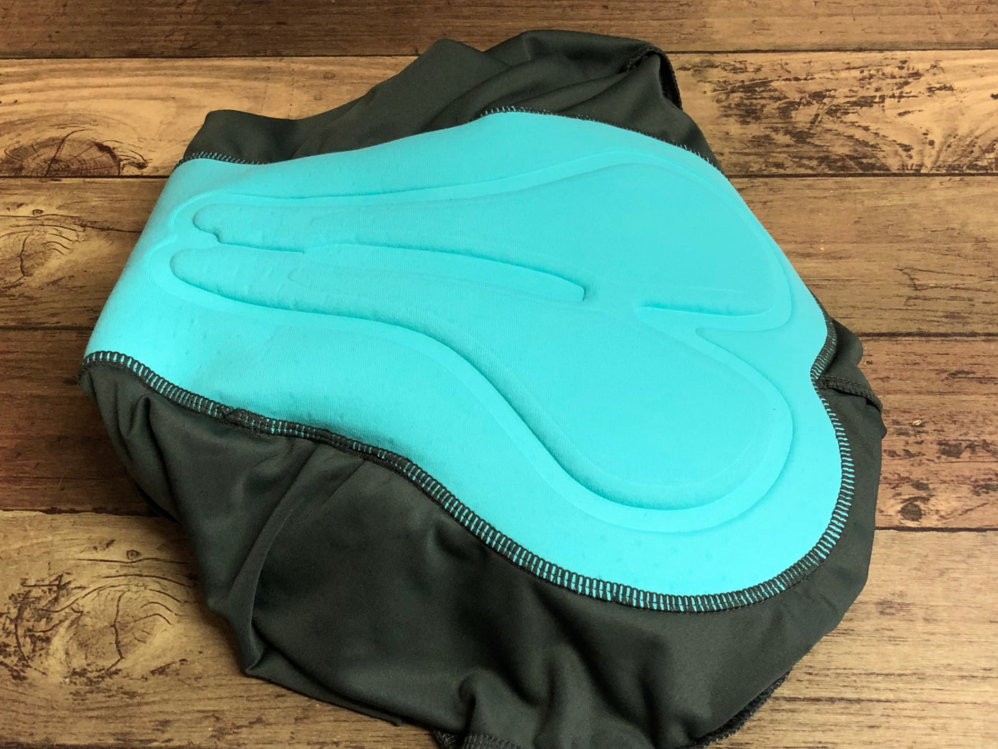 IL863 ブリコ BRIKO CLASSIC BIB 2.0 ビブショーツ カーキ L ロゴ汚れ