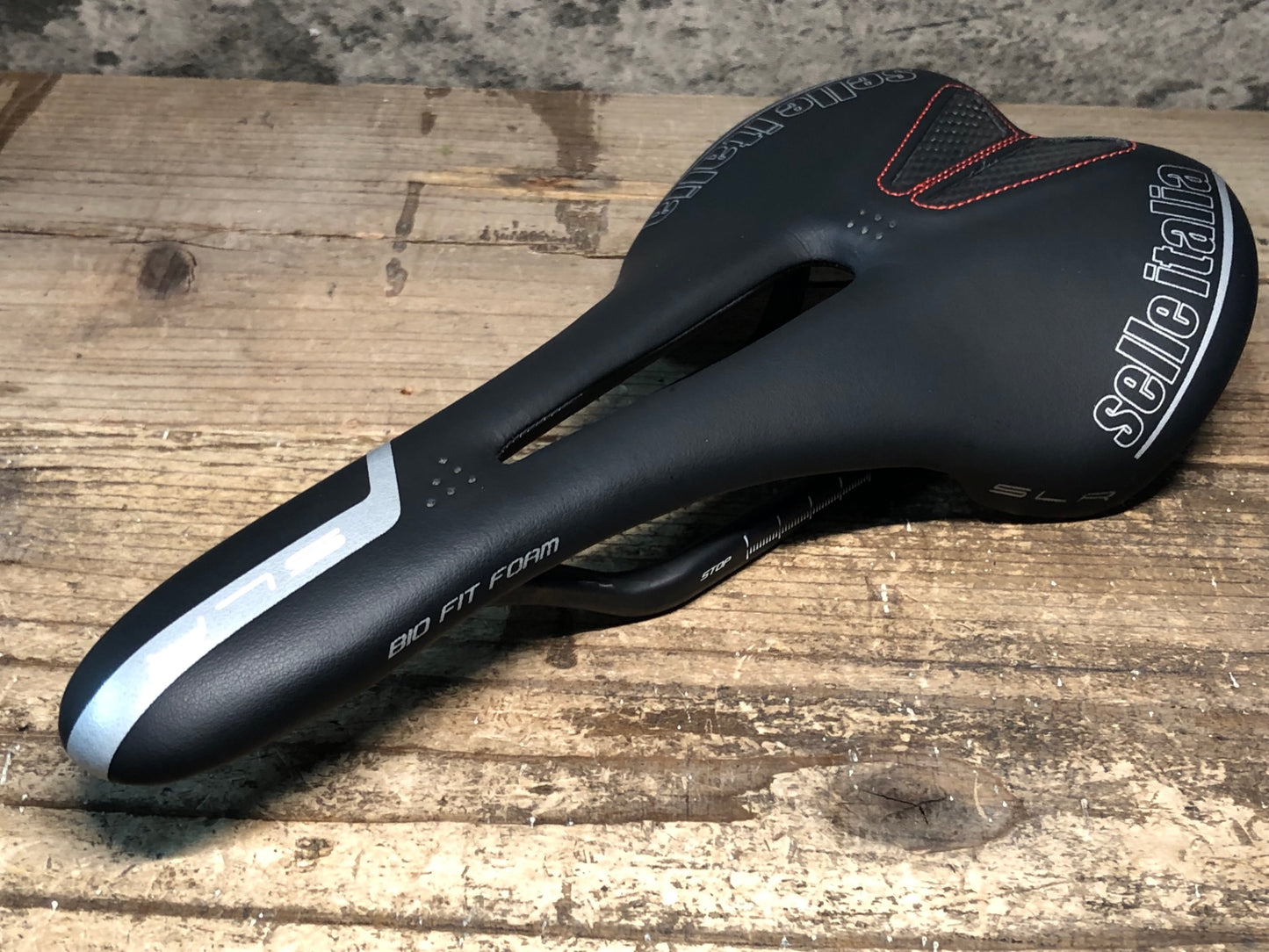 IZ756 セライタリア Selle Italia SLR Kit Carbonio flow スーパーフロー サドル カーボケラミックレール 140ｍm