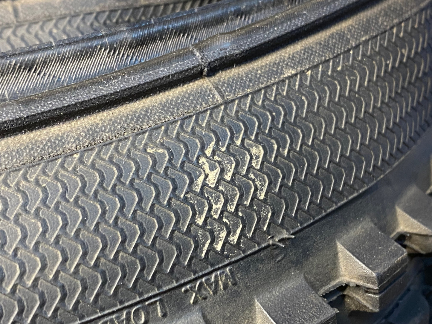 IZ348 マキシス MAXXIS MINION DHF 26x2.5 クリンチャータイヤ